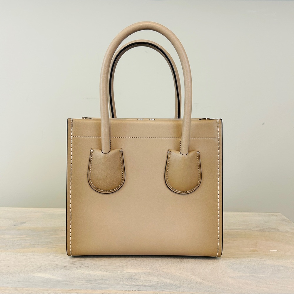 Coach Cashin 22 in Taupe, EUC; missing Coach Originals hangtag